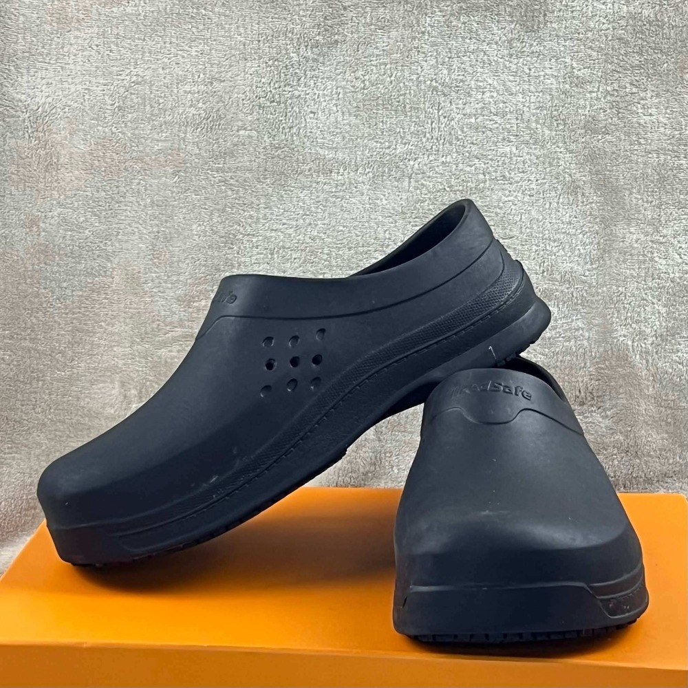 TredSafe Pepper Mens 9 Black Slip Resistant Work Clogs Nursing Food Service Shoe